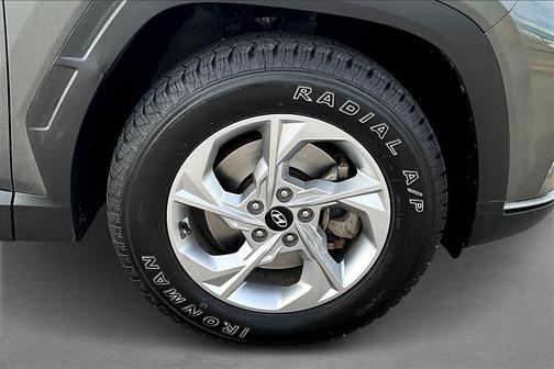 2022 Hyundai TUCSON SE