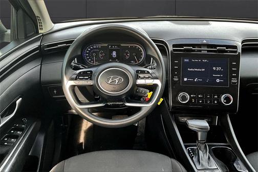 2022 Hyundai TUCSON SE