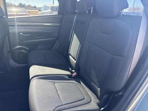 2022 Hyundai TUCSON SE
