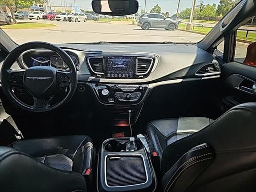 2018 Chrysler Pacifica Touring-L Plus