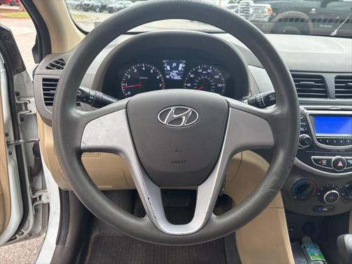 2013 Hyundai Accent GLS