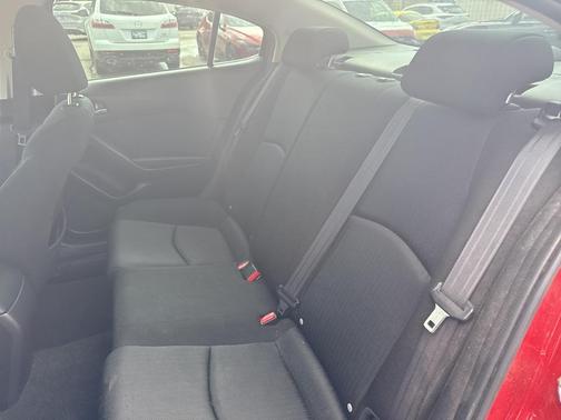 2016 Mazda Mazda3 i Sport