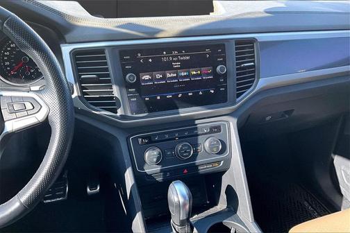 2021 Volkswagen Atlas Cross Sport 3.6L V6 SE w/Technology R-Line