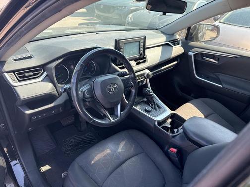 2020 Toyota RAV4 Hybrid XLE
