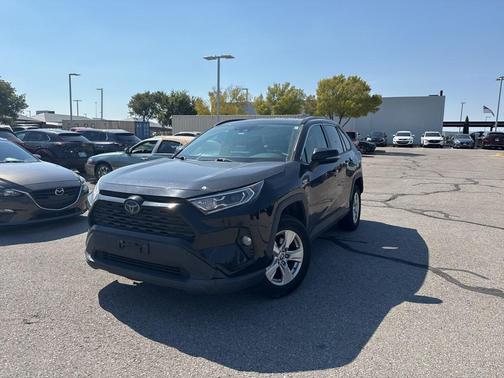 2020 Toyota RAV4 Hybrid XLE