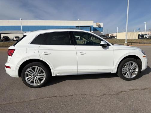 2020 Audi Q5 45 Premium Plus