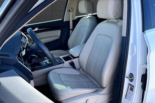 2020 Audi Q5 45 Premium Plus