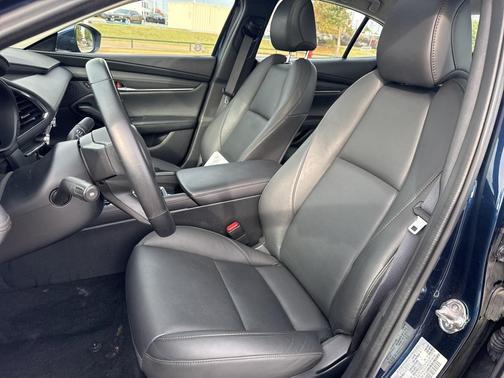 2025 Mazda Mazda3 FWD w/Preferred Package