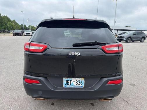 Brilliant Black Crystal Pearlcoat 2015 Jeep Cherokee Latitude