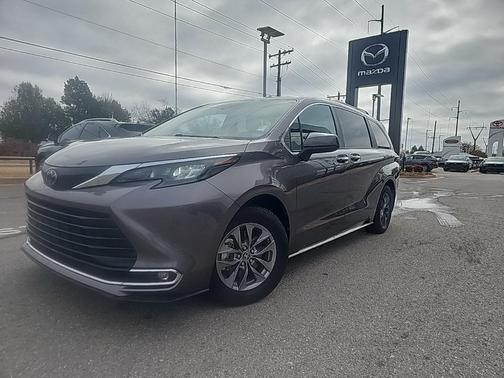 2024 Toyota Sienna XLE