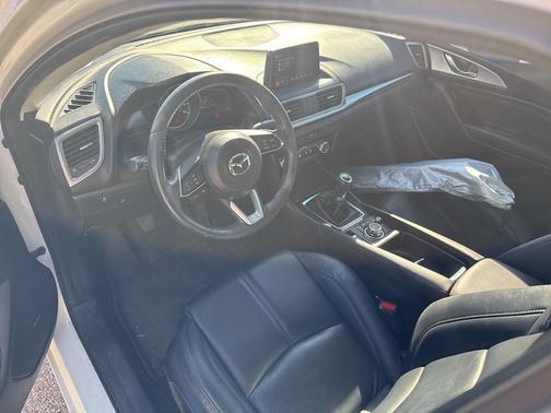 2018 Mazda Mazda3 Touring