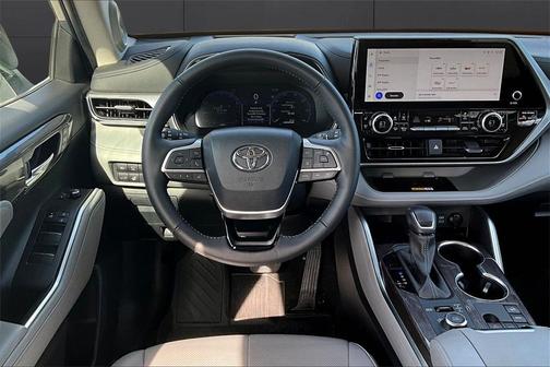 2024 Toyota Highlander Platinum