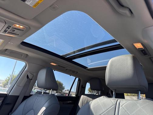 2024 Toyota Highlander Platinum