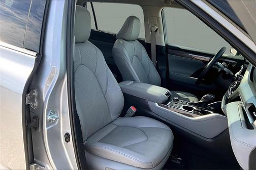 2024 Toyota Highlander Platinum
