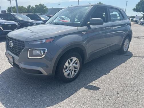 2022 Hyundai VENUE SE