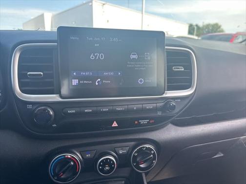 2022 Hyundai VENUE SE