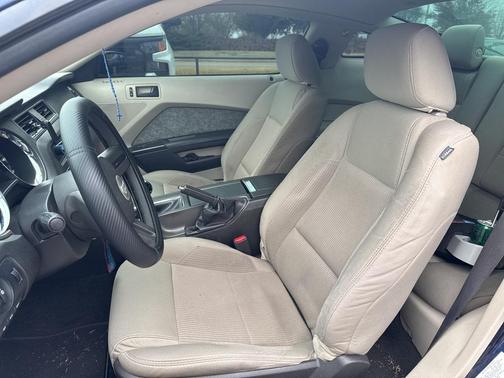 2011 Ford Mustang V6