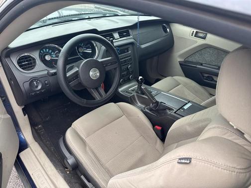 2011 Ford Mustang V6