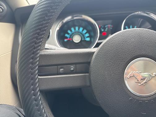 2011 Ford Mustang V6