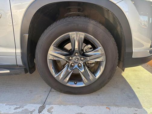 2019 Toyota Highlander Limited Platinum