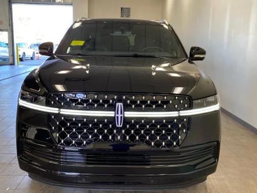 2025 Lincoln Navigator Black Label