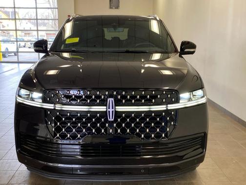 2025 Lincoln Navigator Black Label