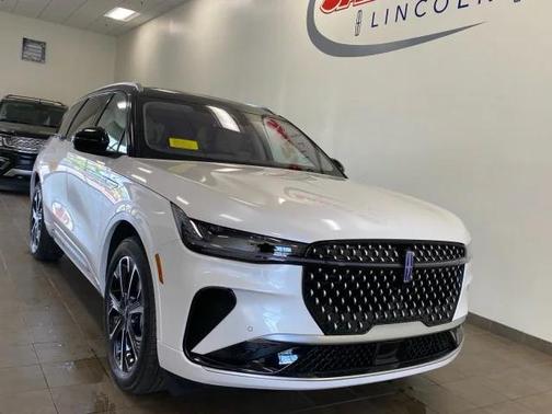 2025 Lincoln Nautilus Reserve