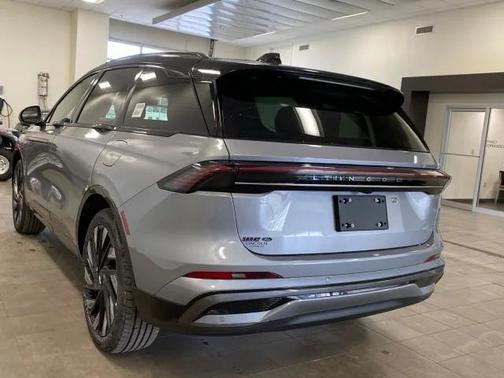 2025 Lincoln Nautilus Reserve