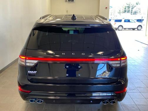 Infinite Black Metallic Clearcoat 2026 Lincoln Aviator Premiere