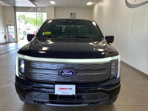 2025 Ford F-150 Lightning LARIAT
