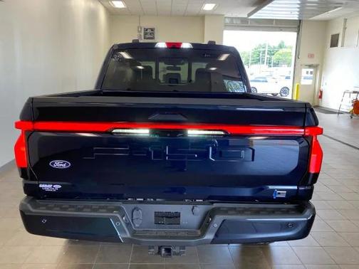 2025 Ford F-150 Lightning LARIAT
