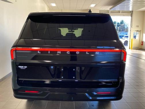 2025 Lincoln Navigator Black Label