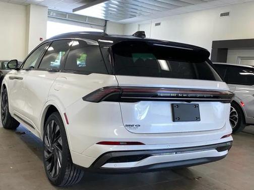 2025 Lincoln Nautilus Black Label