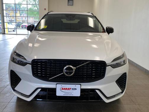 2024 Volvo XC60 B5 Plus Dark Theme