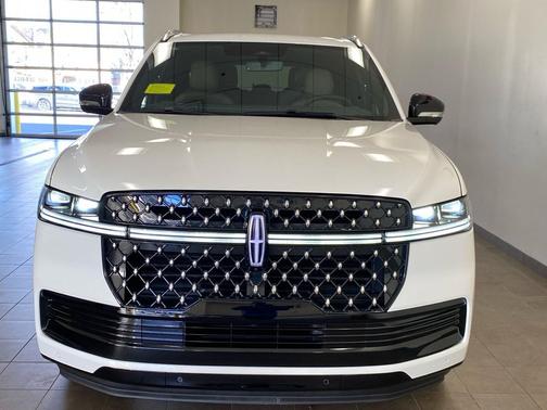 2025 Lincoln Navigator Black Label