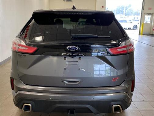 2022 Ford Edge ST