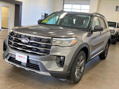 2025 Ford Explorer Active