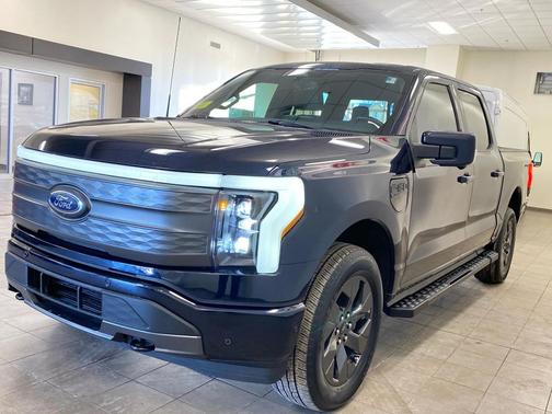 2023 Ford F-150 Lightning LARIAT