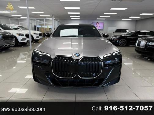 Black 2024 BMW 740 740i