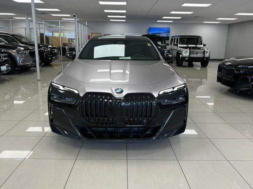 Black 2024 BMW 740 740i