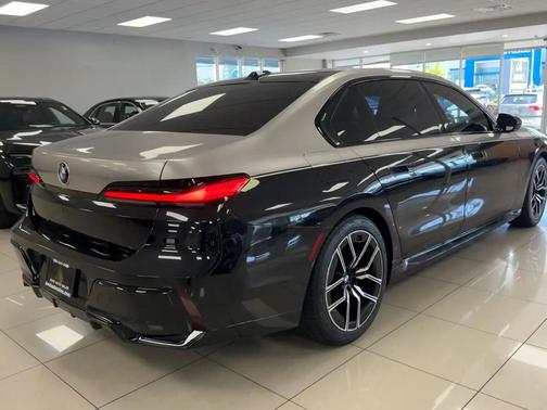 Black 2024 BMW 740 740i