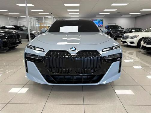 2023 BMW 740 i
