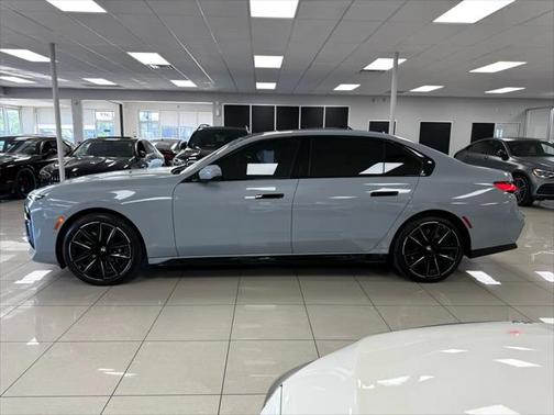 2023 BMW 740 i