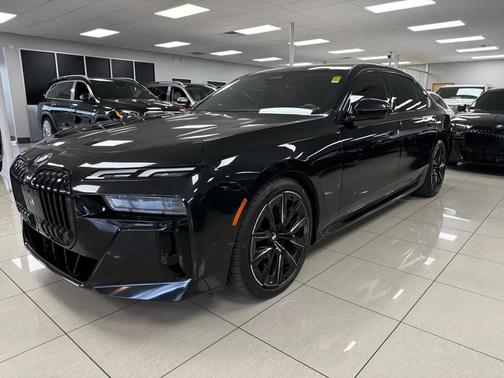 Black Sapphire Metallic 2023 BMW 740 i