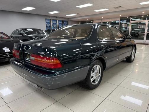 Green 1995 Lexus ES 300 Base