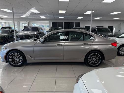 2017 BMW 530 530i