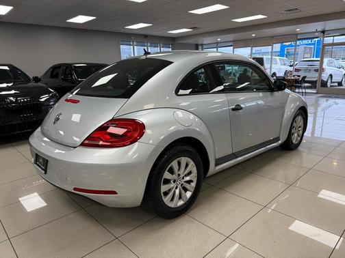 2014 Volkswagen Beetle Auto 1.8T Entry