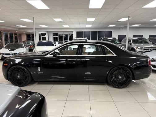 Black 2013 Rolls-Royce Ghost Sedan