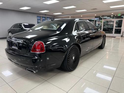 Black 2013 Rolls-Royce Ghost Sedan
