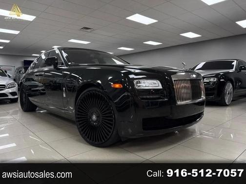 Black 2013 Rolls-Royce Ghost Sedan